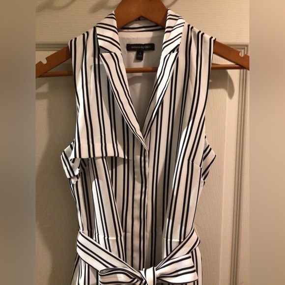 Banana Republic brand new without tags long button down dress. Size 4 - Picture 12 of 12